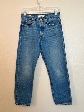 Levi’s Premium Wedgie Straight Jeans Women’s 27 High Rise Button Fly Medium Wash